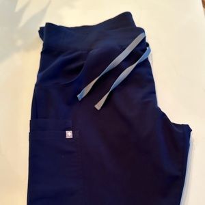FIGS Cade Cargo Scrub Pants - Navy